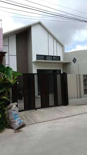 Jual Rumah Pondok ungu permai bekasi nan moderen SHM C0282 lokasi di Bekasi Utara, tersedia melalui melalui situs Olx