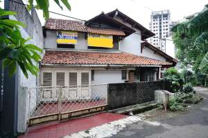 Jual Rumah Strategis Dekat Gerbang Tol Pondok Gede Siap Nego J-21180 lokasi di Pondok Gede, tersedia melalui melalui situs Olx