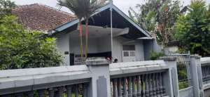 Jual Rumah StrategisLuas di Kota Magelang lokasi di Magelang Selatan, tersedia melalui melalui situs Olx