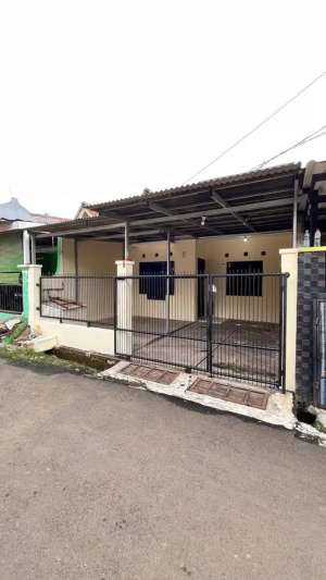 Jual Rumah Vila Dago Tol Serua Ciputat lokasi di Ciputat, tersedia melalui melalui situs Olx