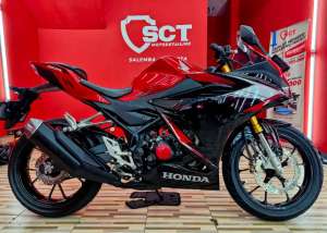 Jual bekas JualCpt 90LikeNew KM10Rb PjkDes25 HONDA CBR 150 2022 MERAH,lokasi di Cempaka Putih