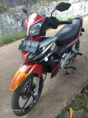 Jual bekas Jupiter z 2012, mesin halus,ban masih gondrong, BPKB minus pemakaian,lokasi di Bekasi Timur