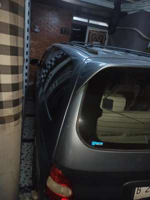 Jual bekas Kia Carnival 2001 Bensin,lokasi di 