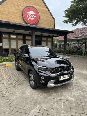 Jual bekas KIA Sonet Premiere 2023 km 12.900,lokasi di 