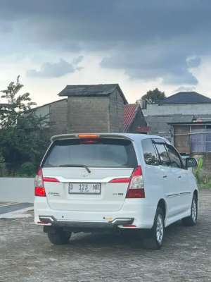 Jual bekas Kijang innova V at diesel 2014 nopol cantik low km,lokasi di 