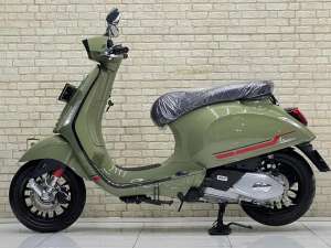 Jual bekas Kilometer 2rb Vespa Sprint 150 Iget ABS 2023 - Zaky Mustika,lokasi di Menganti