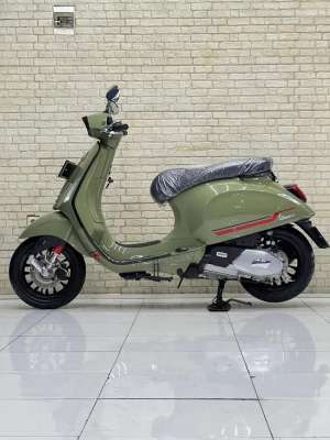 Jual bekas Kilometer 2rb Vespa Sprint 150 Iget ABS 2023,lokasi di Dinoyo