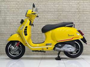 Jual bekas Kilometer 3rb Vespa GTS Super 150 ABS 2020 Like New,lokasi di Blimbing