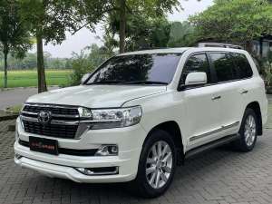 Jual bekas Land cruiser 200UK version V8 matic diesel 2013,lokasi di 