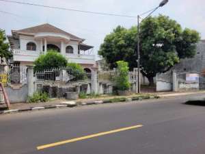 lelang rumah lamongan di babat di babat caruban lokasi di Babat, tersedia melalui melalui situs Olx
