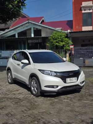 Jual bekas LOW KM 50rban, HRV 1.5 E CVT thn 2015 Matic,lokasi di 