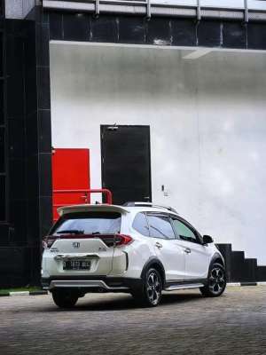 Jual bekas LOW KM HONDA BRV E PRESTIGE 1.5 AT 2016 SATU TANGAN,lokasi di 