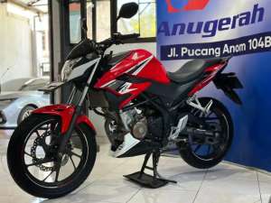 Jual bekas Low km Honda Cb 150R SE tahun 2018,lokasi di Raya Darmo