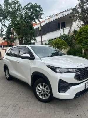 Jual bekas Low KM13RB Zenix G hybrid 2023 L perfect condition innova inova,lokasi di 