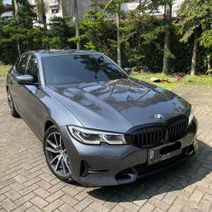 Jual bekas lowKM bmw 320i sport g20 warranty extended,lokasi di 