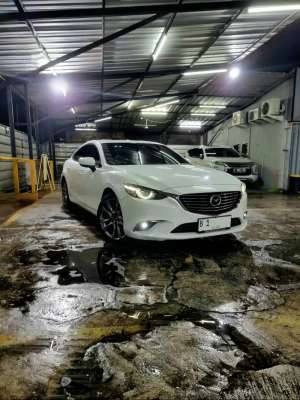 Jual bekas Mazda 6 Sedan 2017 Putih - Low KM, Full Orisinil, Kondisi Istimewa,lokasi di 