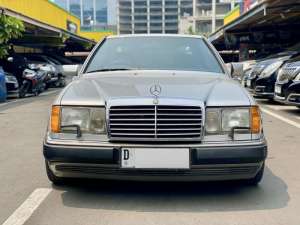 Jual bekas Mercedes-Benz 300CE C124 3.0 Automatic 1989 Silver,lokasi di Jakarta DKI