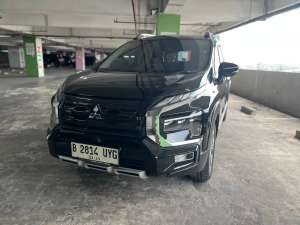 Jual bekas Mitsubishi Expander Cross Premium CVT 2023 Hitam Like a New,lokasi di 