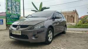 Jual bekas MITSUBISHI GRANDIS 2.4 AT,lokasi di 