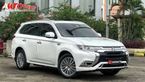 Jual bekas Mitsubishi Outlander PHEV 2.4L NIK 2019 White On Black,lokasi di 