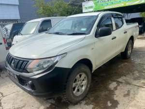 Jual bekas Mitsubishi Triton HDX DC 2020 pmk pribadi,lokasi di 
