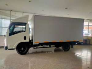 Jual bekas mobil baru ISUZU ELF NLR 4 BanNMR 6 Ban,lokasi di 
