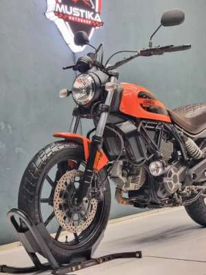 Jual bekas Moge 100jt an Ducati Scrambler 400 Sixty ABS 2018 - Zaky Mustika,lokasi di Bojonegoro