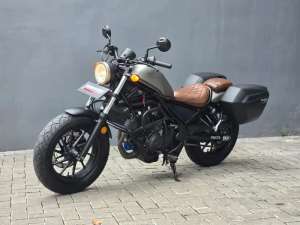 Jual bekas Moge Cruiser Honda Rebel 500 Th 2018 ABS odo 5rb Like New Siap Turing,lokasi di Pamulang
