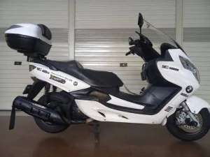 MOGE MATIC MODEL BMW 400 lokasi di Bekasi Selatan, tersedia melalui melalui situs Olx