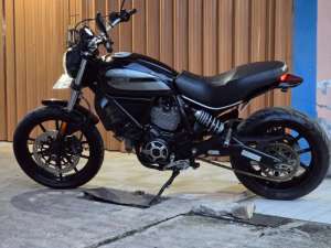 Jual bekas Moge Naked Ducati Scrambler 400 62 th 2017 PMK Odo 8Rb Modif Like New,lokasi di Duren Sawit
