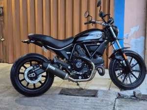 Jual bekas Moge Naked Ducati Scrambler 400 62 th 2017 PMK Odo 8K Like New Modip,lokasi di Cinere