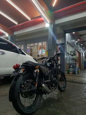 Jual bekas MOTOR COSTUM BASIC VIXION 2014,lokasi di Enggal