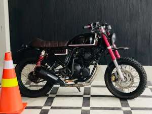 Jual bekas Motor custom basic scorpio yamaha scorpio scrambler scorpio bobber,lokasi di Gayungan