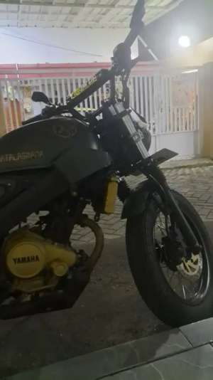 Jual bekas motor custom bomber,lokasi di Johar Baru