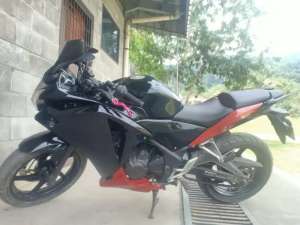 Motor honda CBR 250R abs tahun 2011 jarang pakai lokasi di Sentani, tersedia melalui melalui situs Olx