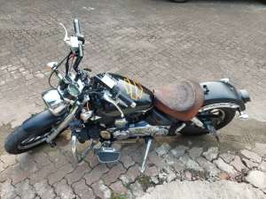 Jual bekas Motor SM Cruiser V16 paling Hot,lokasi di Bumi Serpong Damai