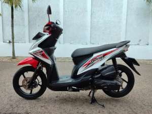 Jual bekas MULUS BANGET BEAT FI 2016 STATER HALUS BE Kodya Pajak Baru TERAWAT,lokasi di Enggal