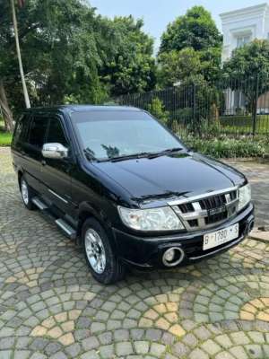 Jual bekas MULUS TERAWAT Isuzu Panther 2.5 LS Diesel MT 2012 - Hitam,lokasi di 