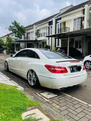 Jual bekas MURAH MERCEDES E250 COUPE AMG PANORAMIC PLAT CANTIK 111 TGN PERTAMA,lokasi di 