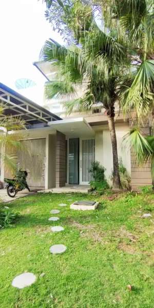 Murah Rumah 2 Lantai Minimalis di The Mansion Pakuwon Indah, Surabaya lokasi di Pakuwon, tersedia melalui melalui situs Olx