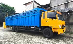 Jual bekas MURAHbanBARU Mitsubishi Fuso tronton 6x2 HD bak besi sentral 2023,lokasi di Jakarta DKI