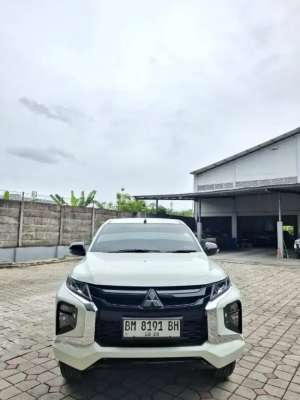 Jual bekas New triton 2023 GLS DC diesel manual. Km 36rb,lokasi di 