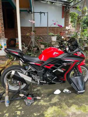 Jual bekas Ninja 250FI SE 2015,lokasi di Borobudur