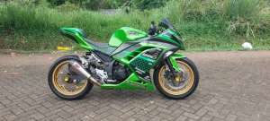 Jual bekas Ninja 250fi Special aedition tahun 2015 registrasi 2021,lokasi di Beji