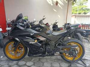 Jual bekas NINJA 250FI TAHUN 2017,lokasi di Tamalate