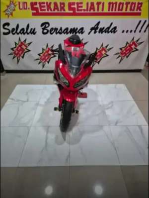 Jual bekas ninja 250R injeksi sporty,lokasi di Tambaksari