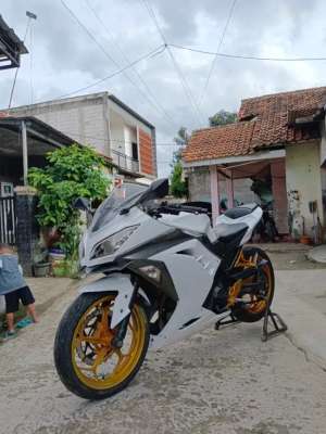Jual bekas Ninja Fi 250CC 2013,lokasi di Bojonggede
