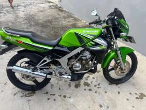 Jual bekas Ninja R 2014 hijau segel plat L panjang hidup,lokasi di Sawahan