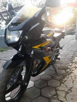 Jual bekas Ninja RR NEW 2014 Hitam pajak on.,lokasi di Gayamsari