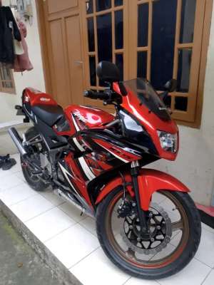Jual bekas NINJA RR NEW SE 2014 KM LOW 7RIBU ASLI,lokasi di Cengkareng